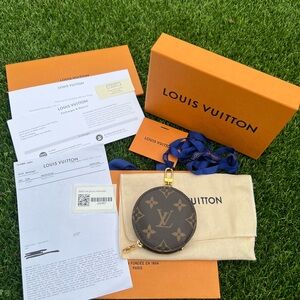 ❌SOLD❌NWT Louis Vuitton Round Coin Purse Monogram